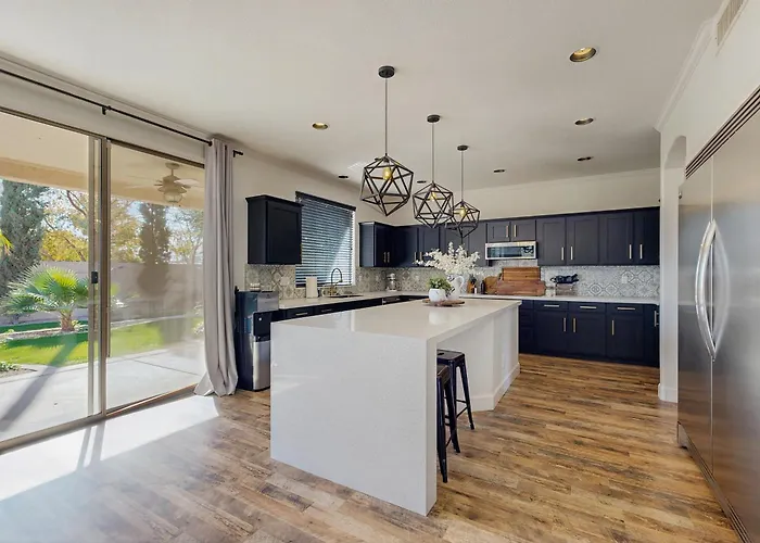 Sunlit Getaway * Mesa