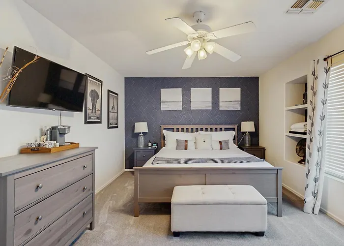 Sunlit Getaway Holiday home